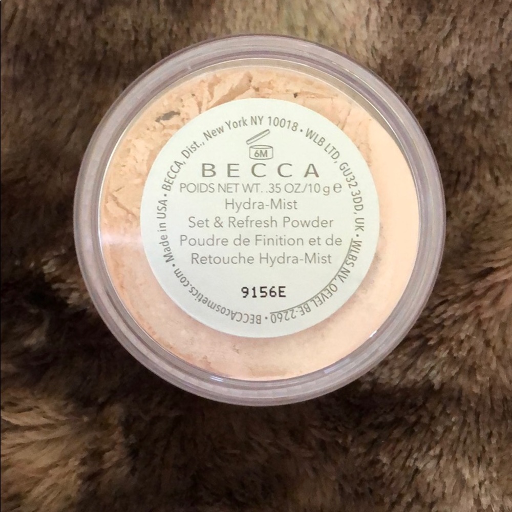 BECCA Setting Powder 💕 - Picture 2 of 2